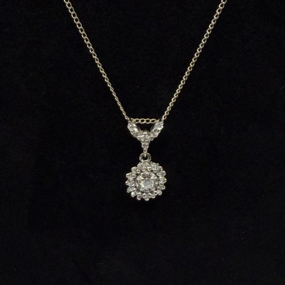 14K White Gold 0.33 CTW Diamond Cluster Pendant Necklace 18" Chain